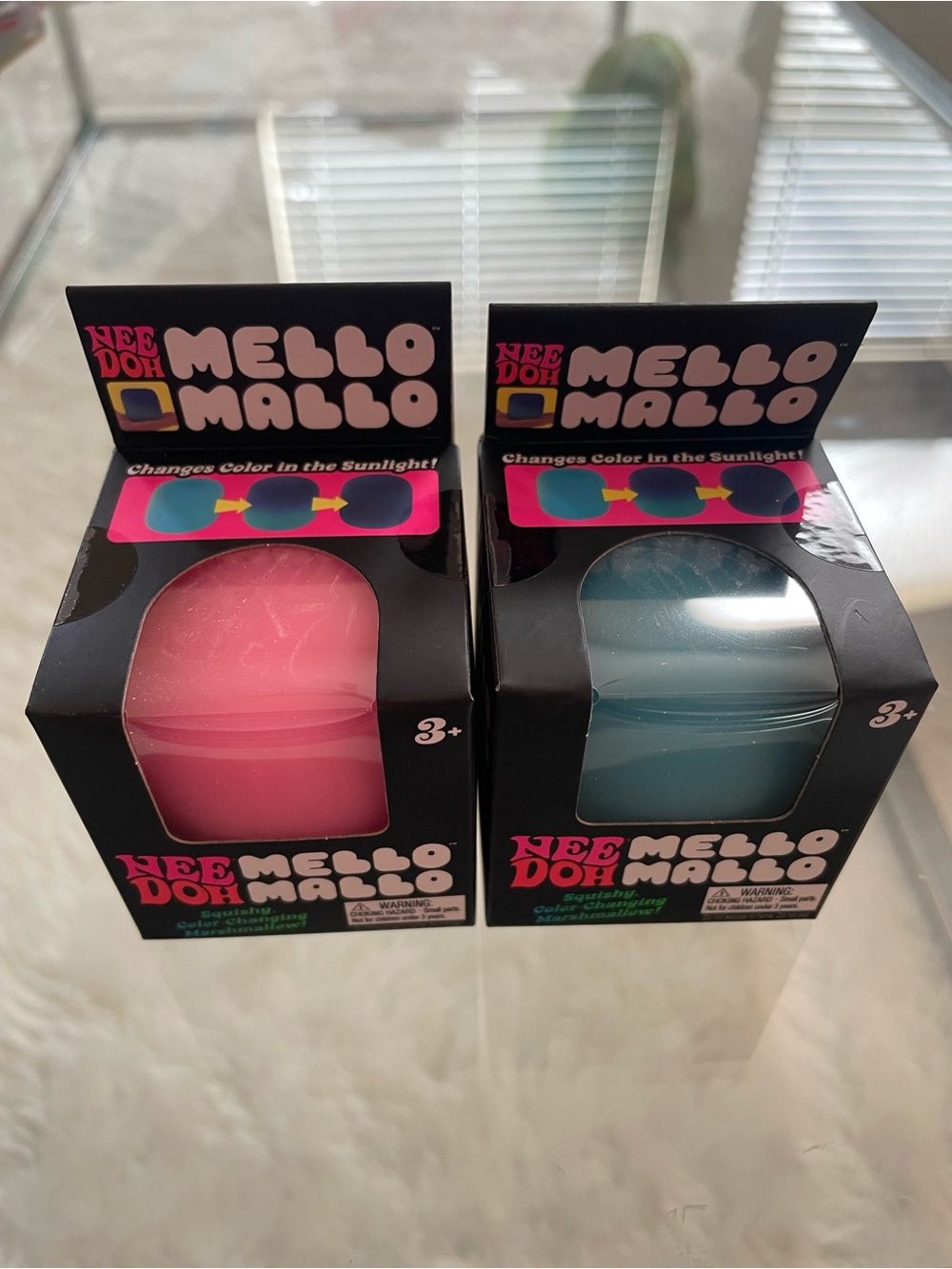 Mello Mallo Color-Changing Squishy Toy - Pink & Teal